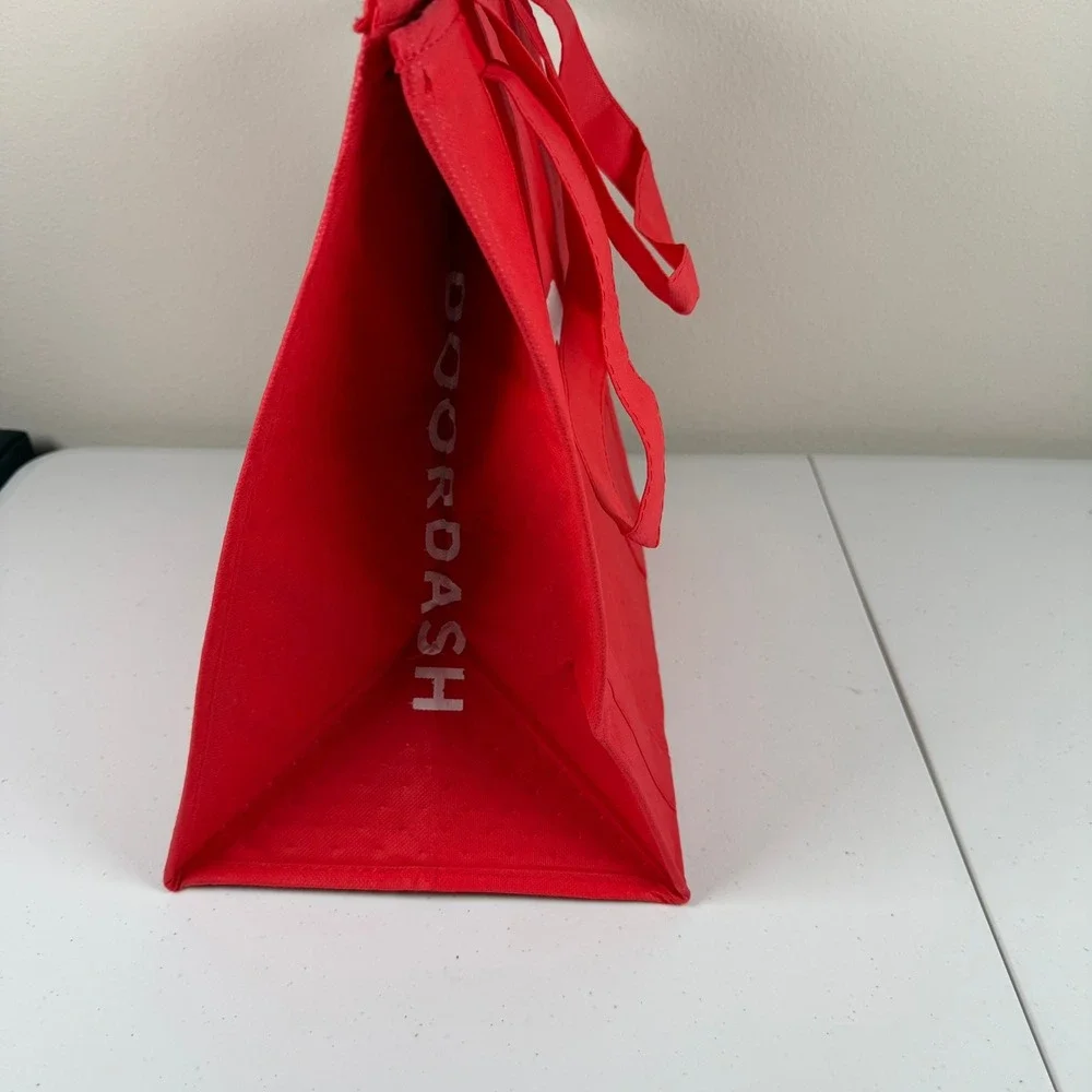 DOORDASH Thermal Insulated HOT/COLD Food Delivery Bag Red w/ Carry Handles & Zip